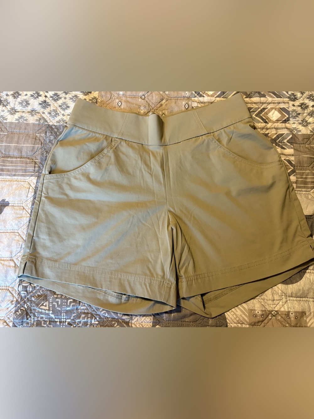 ✨2/$20✨ Women’s Tan Columbia Shorts